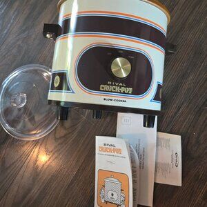 Vintage RIVAL Stoneware Crock Pot 3.5 Quart/Model # 3100/2 NEW OLD STOCK